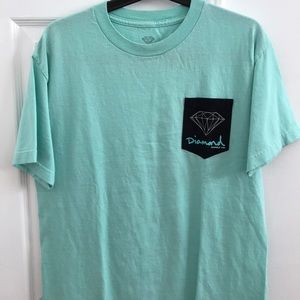 Pocket on left side w/Diamond Supply branding.